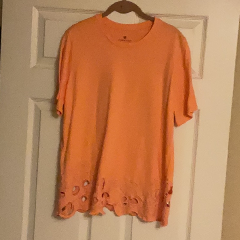 Women’s short sleeve top